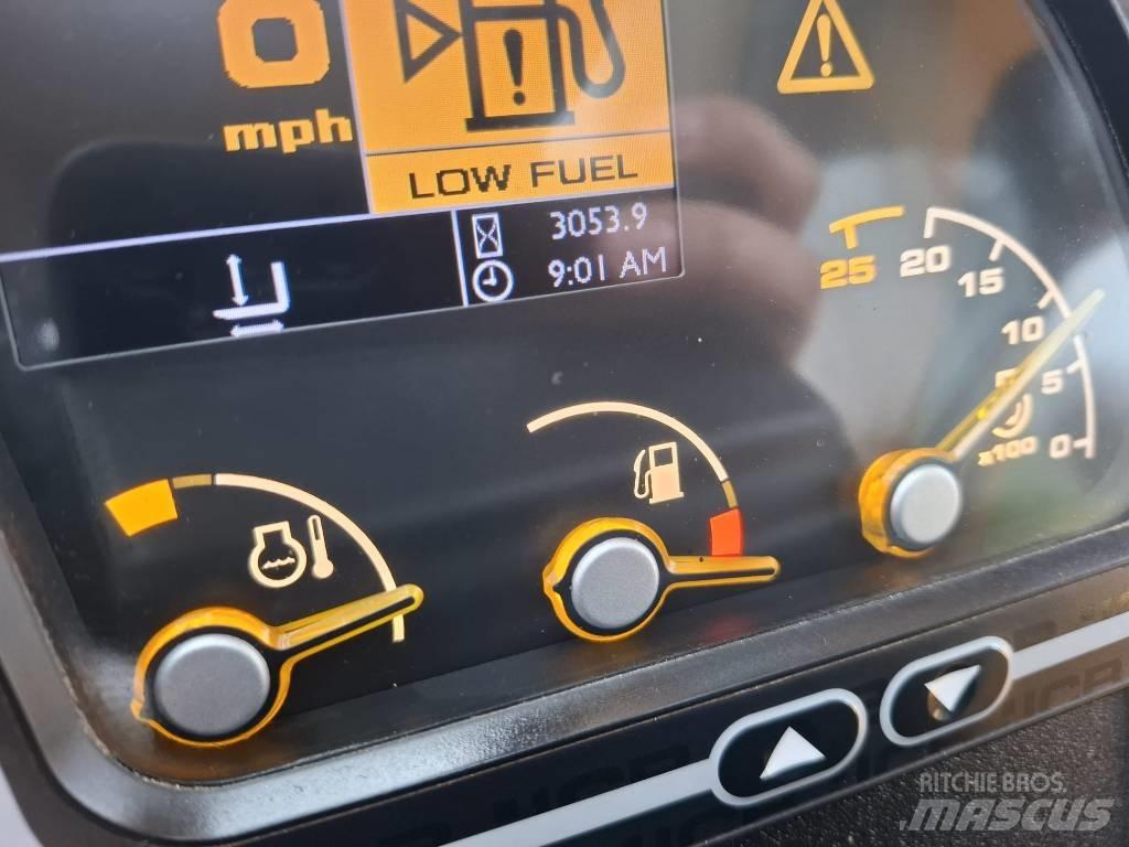 JCB 540-140 伸缩臂叉装车|叉装车