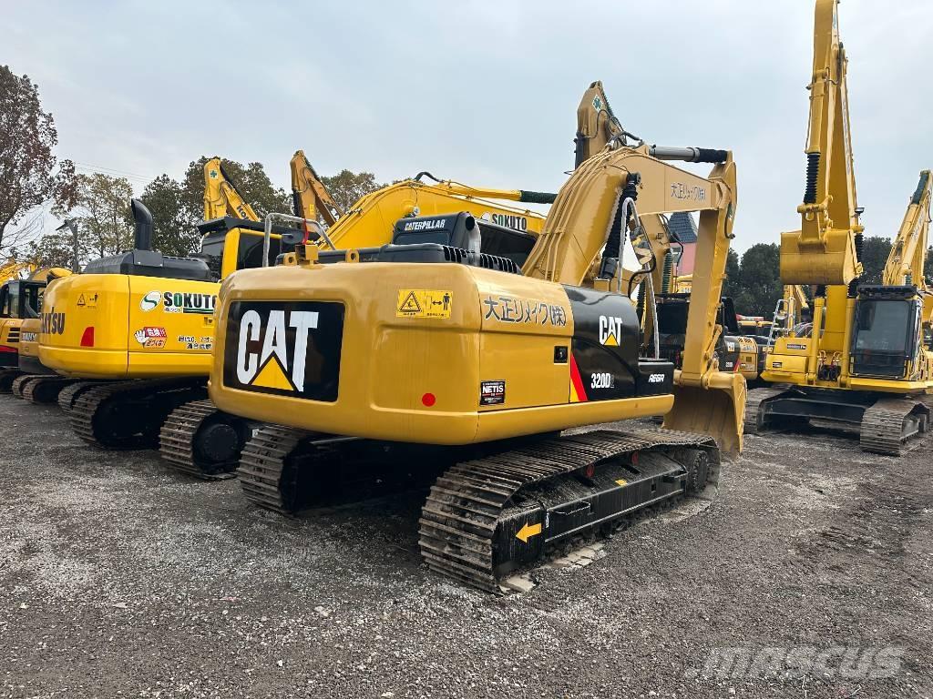 CAT 320 D2 履带挖掘机
