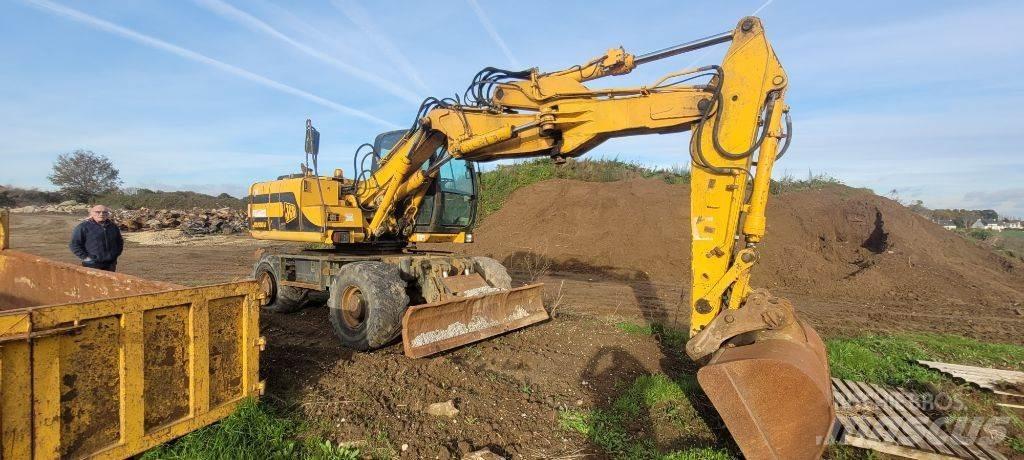 JCB JS 130 W 轮式挖掘机