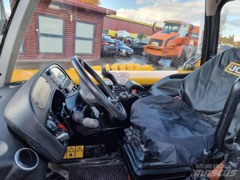 JCB 550-80 伸缩臂叉装车|叉装车