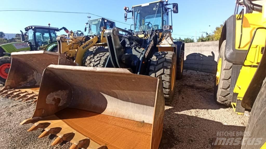 Komatsu WA250PZ-5 轮式装载机