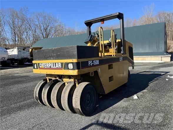 CAT PS-150B 胶轮压路机