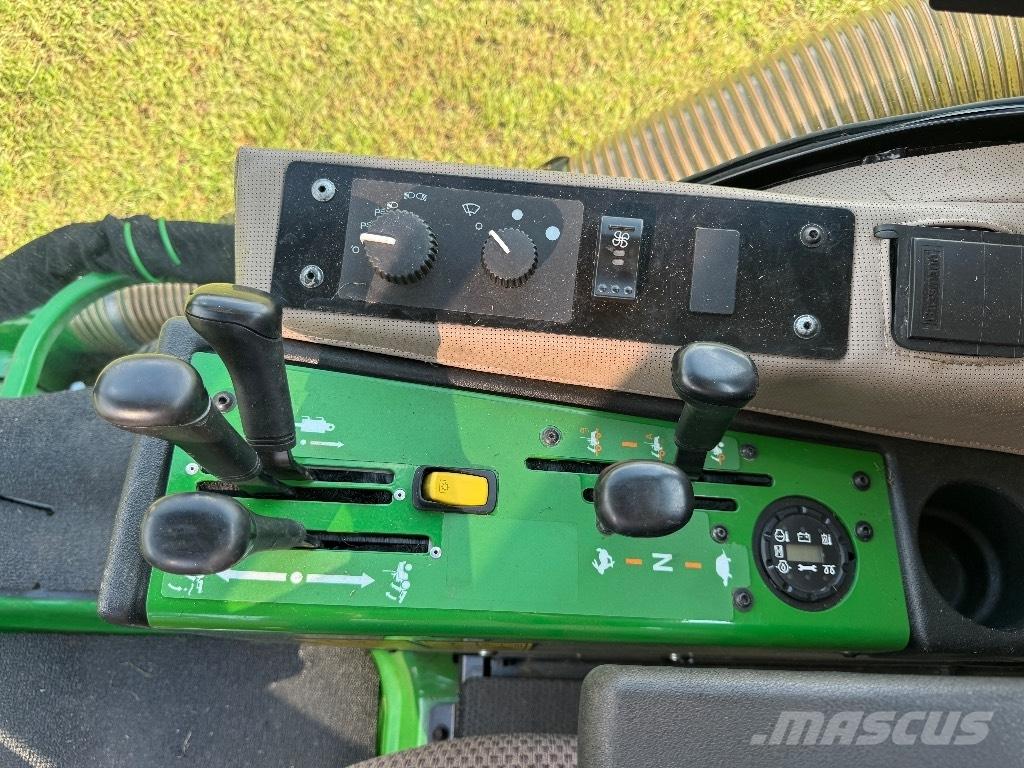 John Deere 1585 果岭剪草机