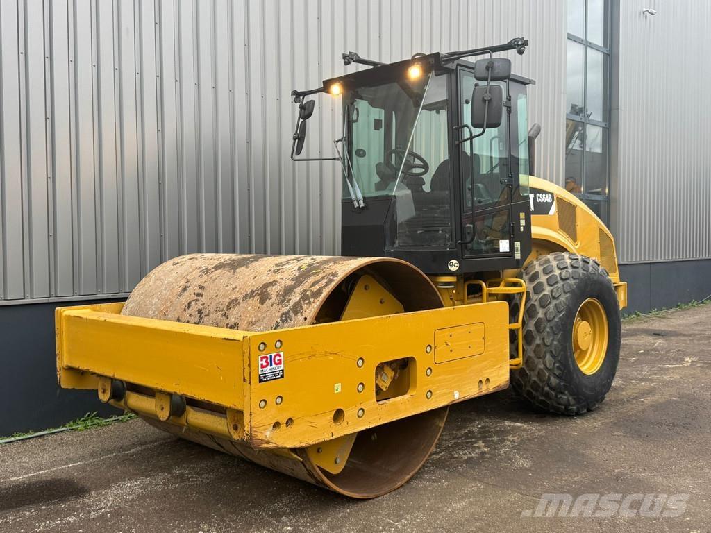 CAT CS64B 单轮压路机