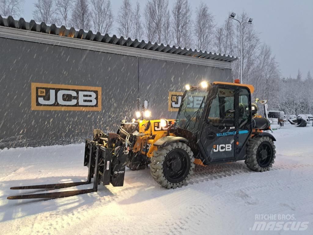 JCB 525-60E 伸缩臂叉装车|叉装车