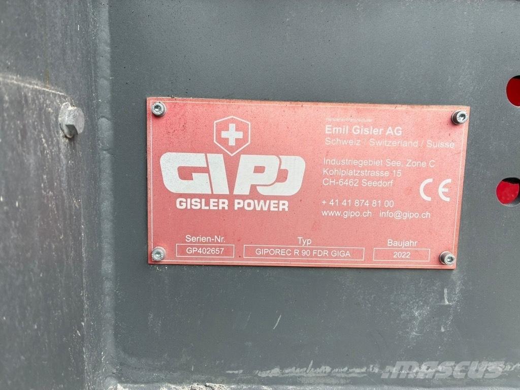 GIPO P090 GIGA 移动式破碎机