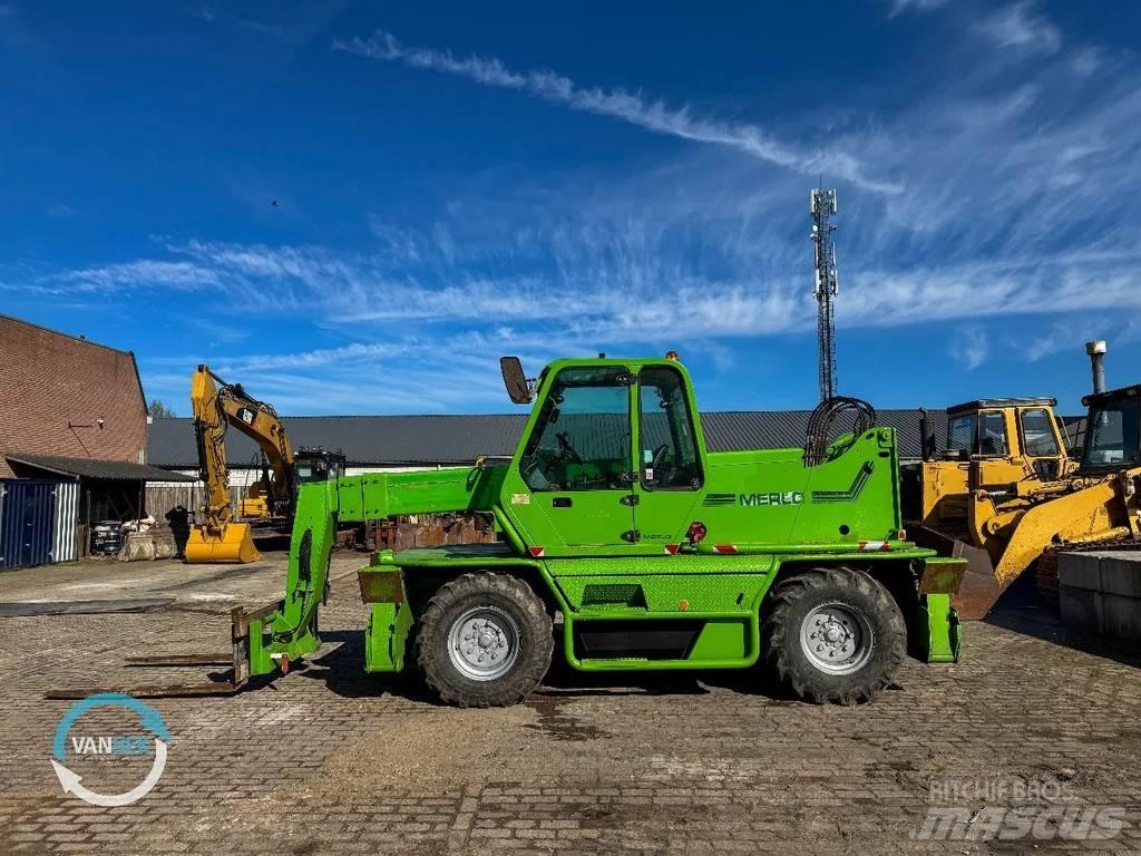 Merlo P30.13EV 伸缩臂叉装车|叉装车