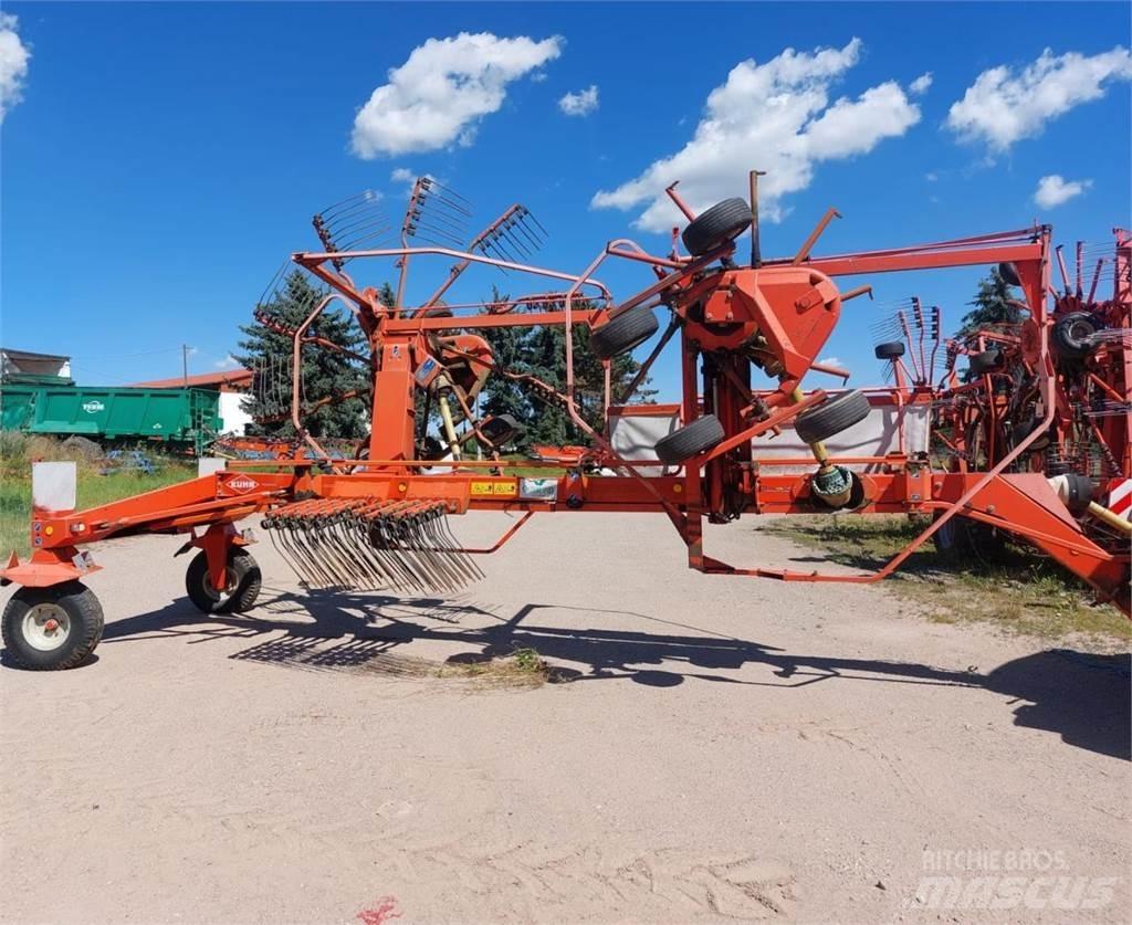 Kuhn GA 7302 料堆整形机