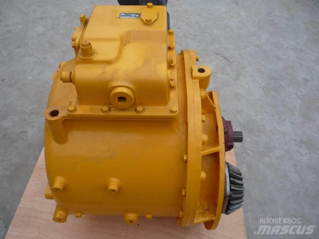 Komatsu D85A-21 传动装置