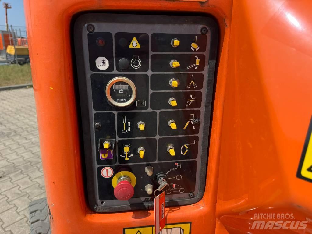 JLG E400AJPN 曲臂高空工作平台