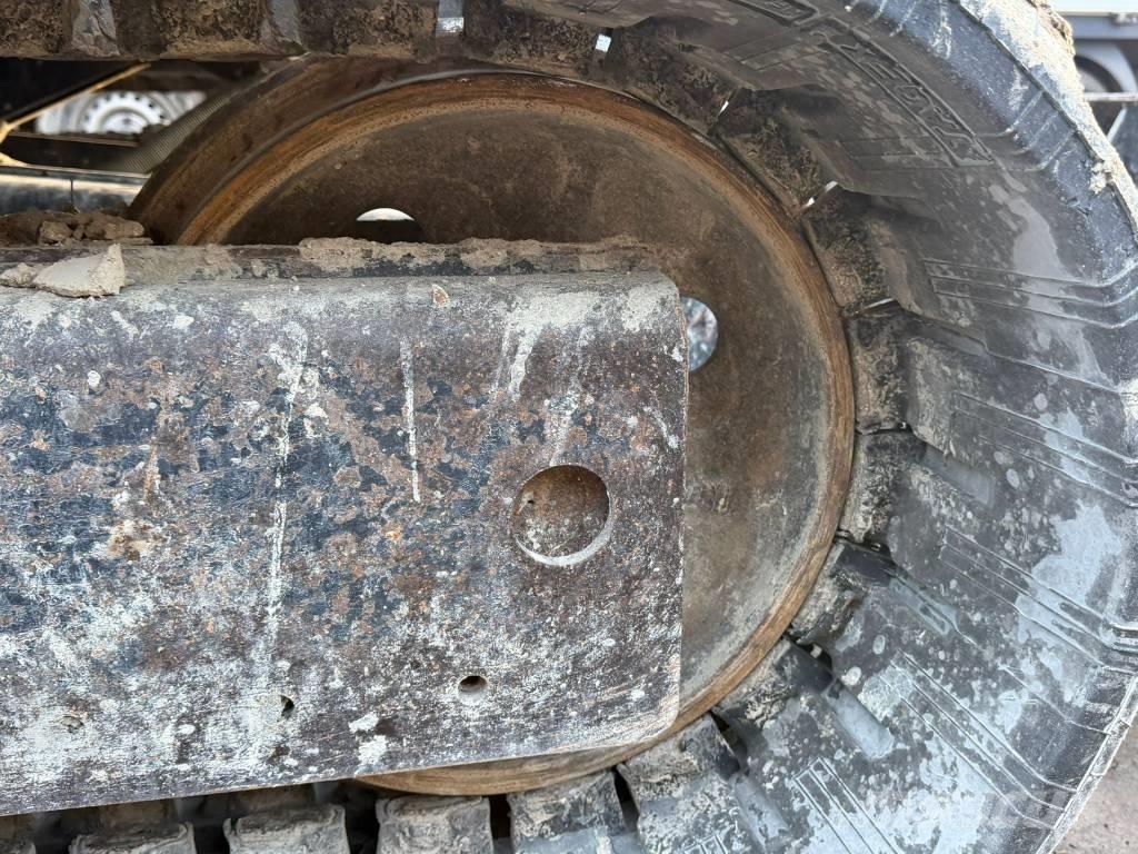 Kubota KX 080-4 中型挖掘机