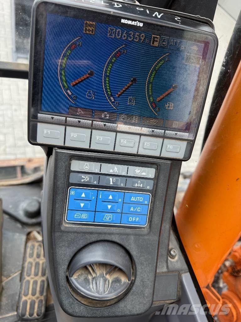 Komatsu PW 148-8 轮式挖掘机