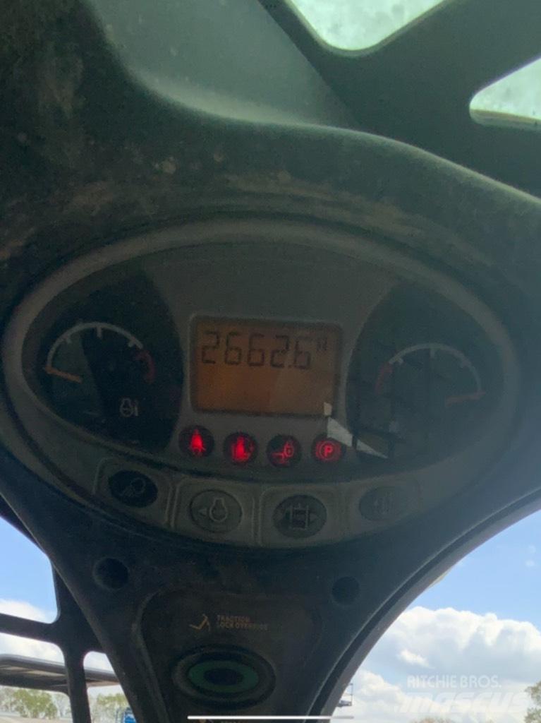 Bobcat T 630 滑移装载机