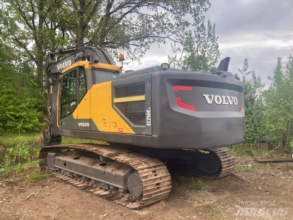 Volvo EC 250 EL 履带挖掘机