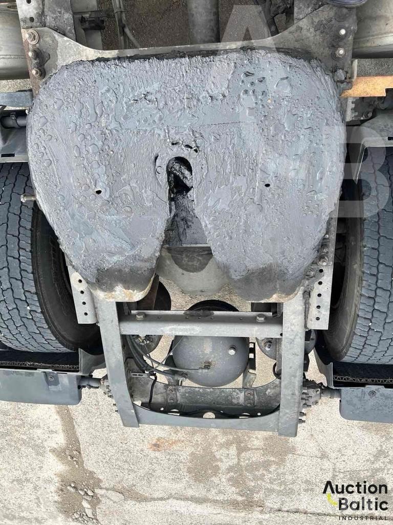 Renault T430 牵引车