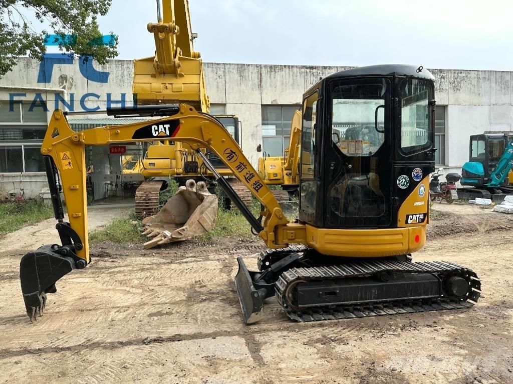 CAT 303 CR 小型挖掘机