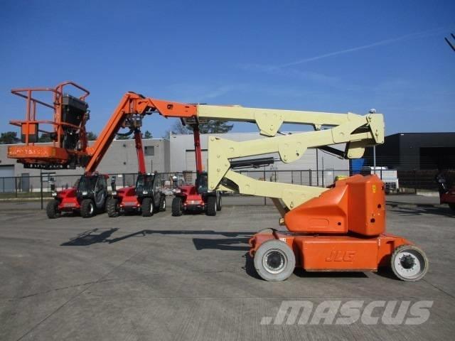 JLG E 400 AJPN (817) 自走式伸缩臂升降机