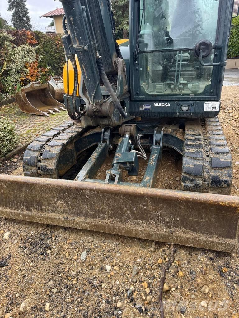 Hyundai HX 85 A 中型挖掘机