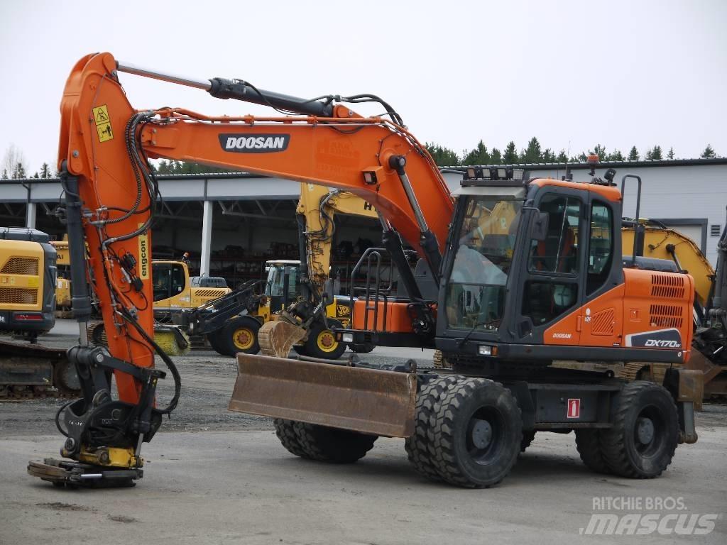 Doosan DX 170 W-5 轮式挖掘机