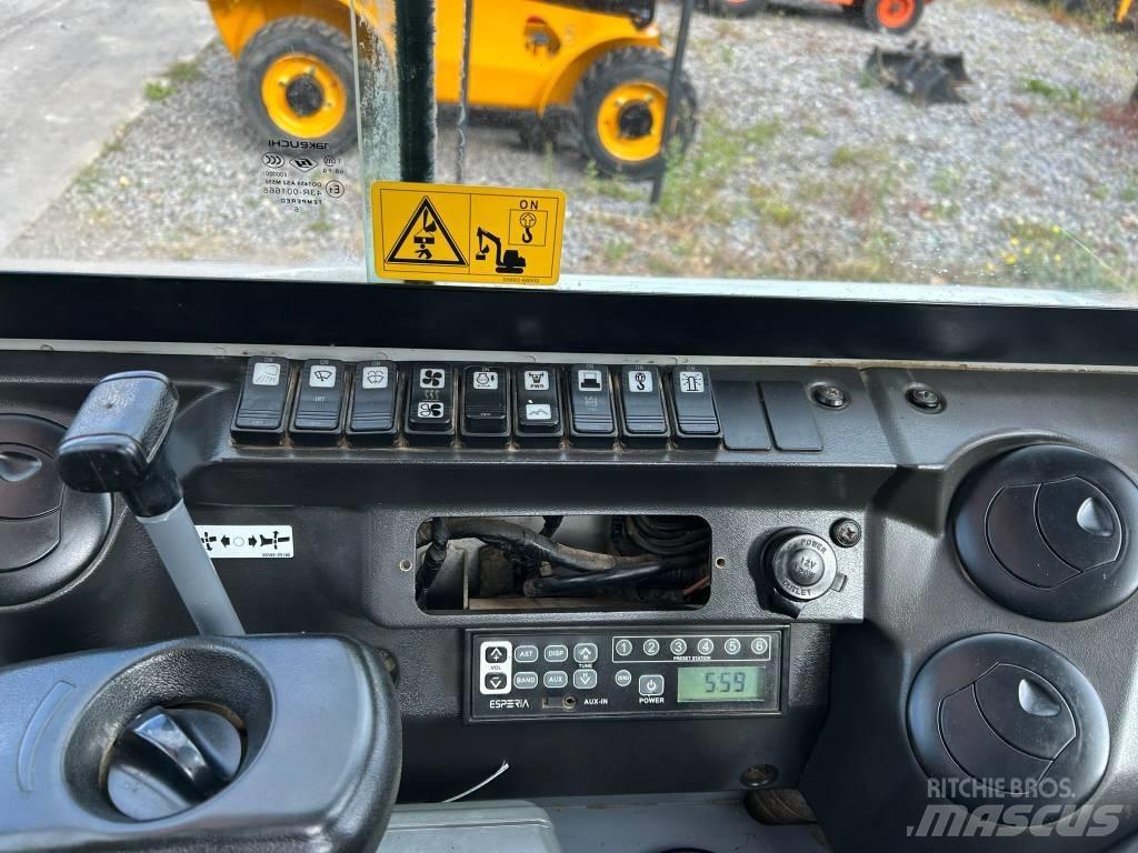 Takeuchi TB 230 小型挖掘机