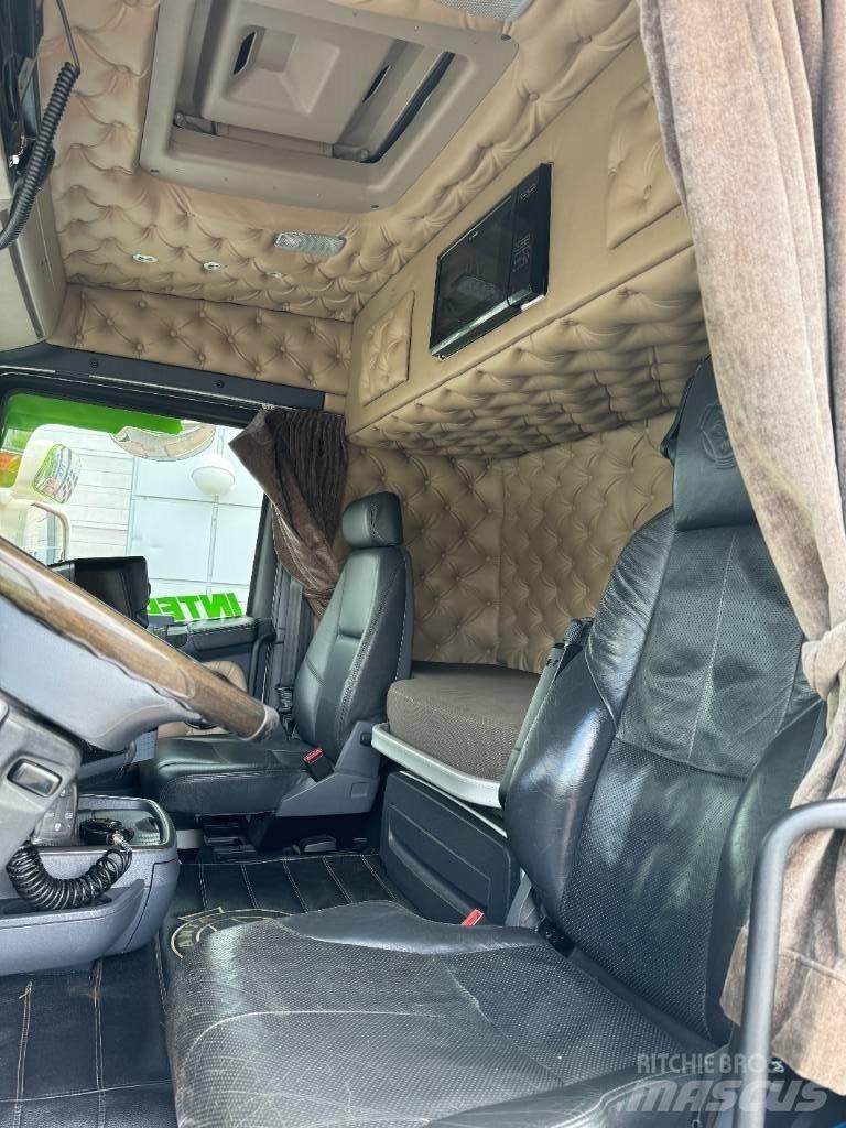 Scania R 520 LB8x4*4 工程吊钩车