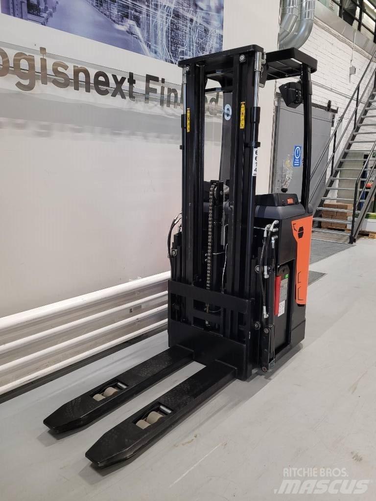 Rocla SST16 ACI 行走式堆垛机