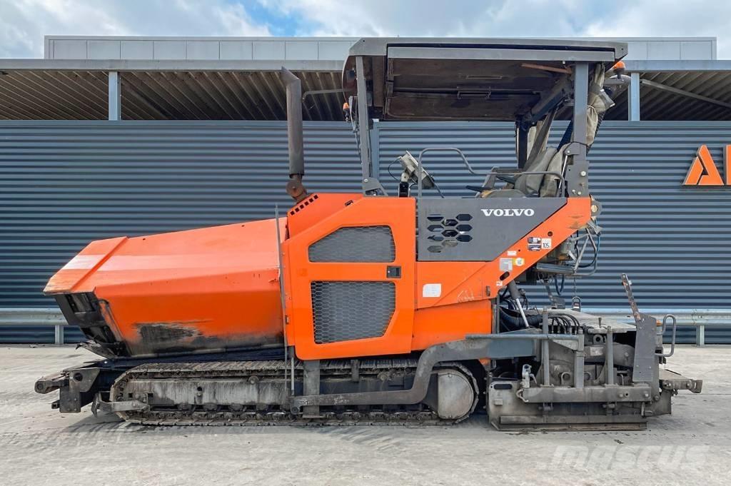 Volvo P7820C 沥青摊铺机