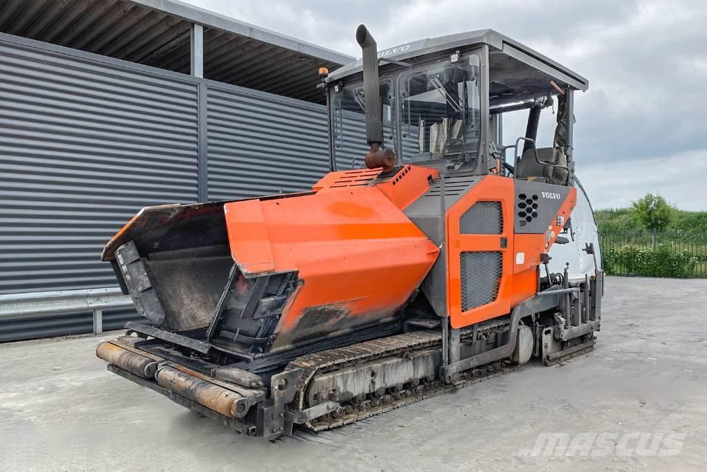 Volvo P7820C 沥青摊铺机
