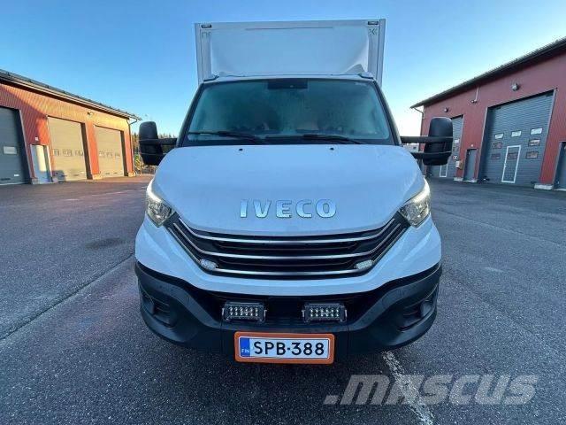 Iveco Daily 大型面包车