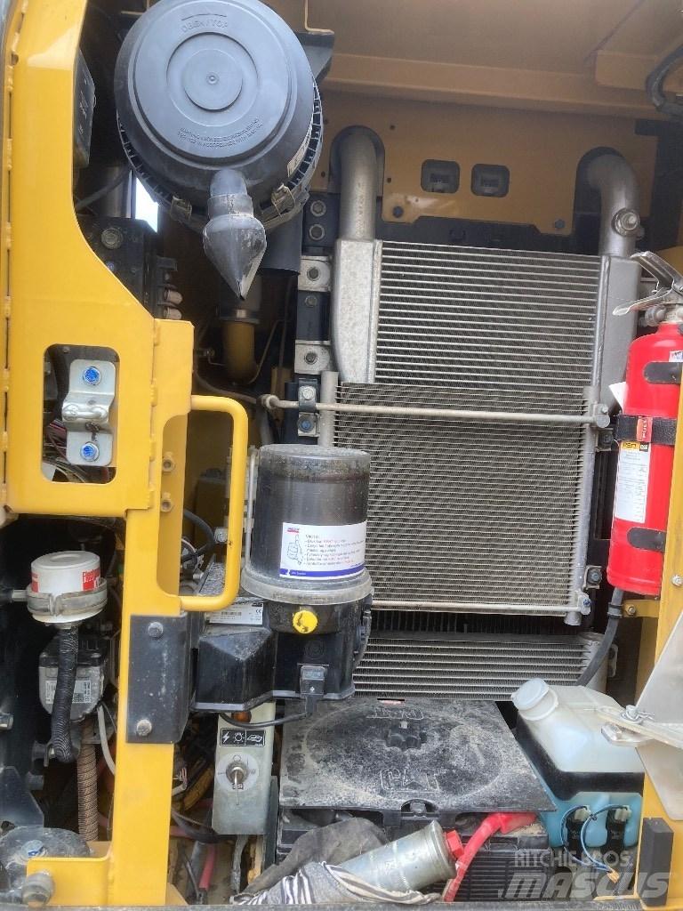 CAT 313 F L 履带挖掘机