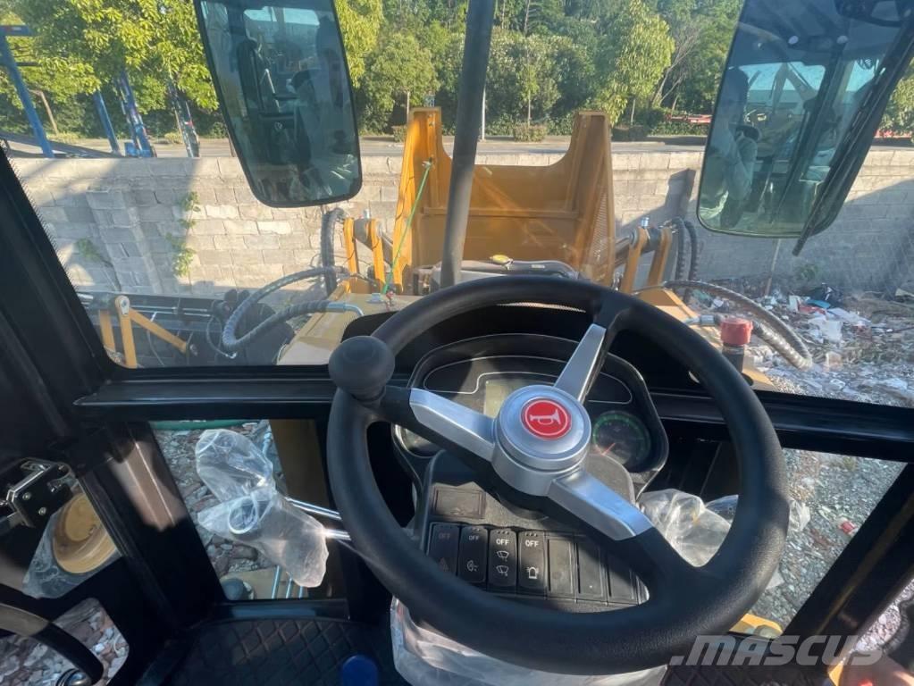 CAT 420F 反铲装载机