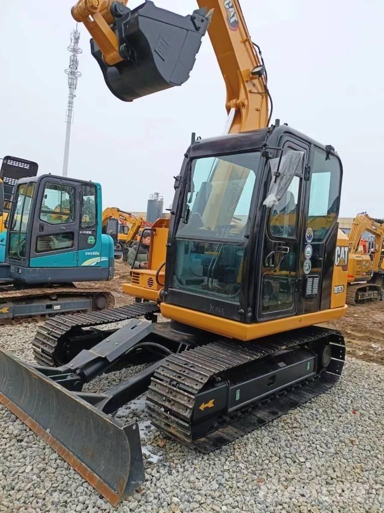 CAT 307 履带挖掘机