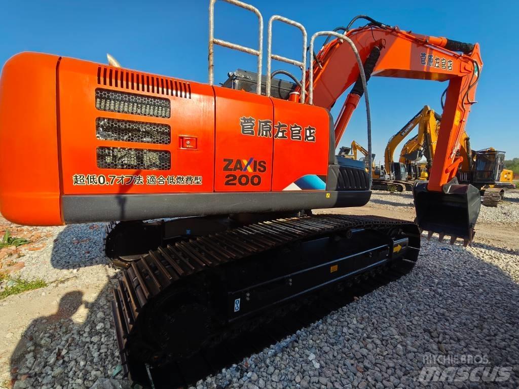 Hitachi ZX 200 履带挖掘机