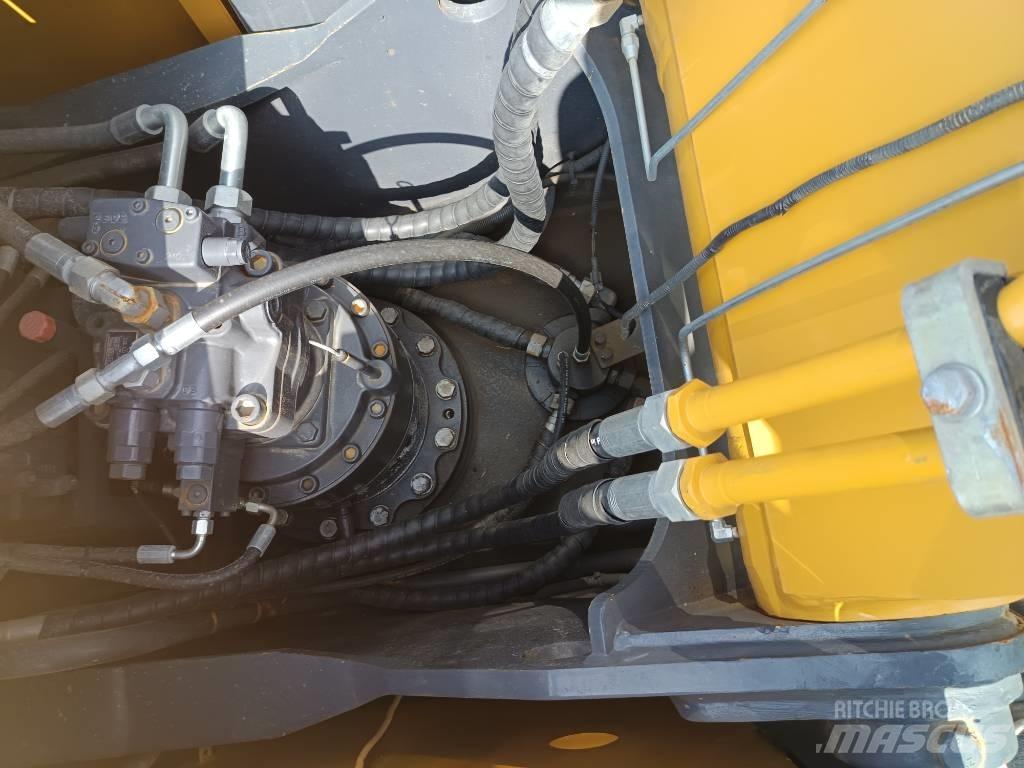XCMG XE215DA 履带挖掘机