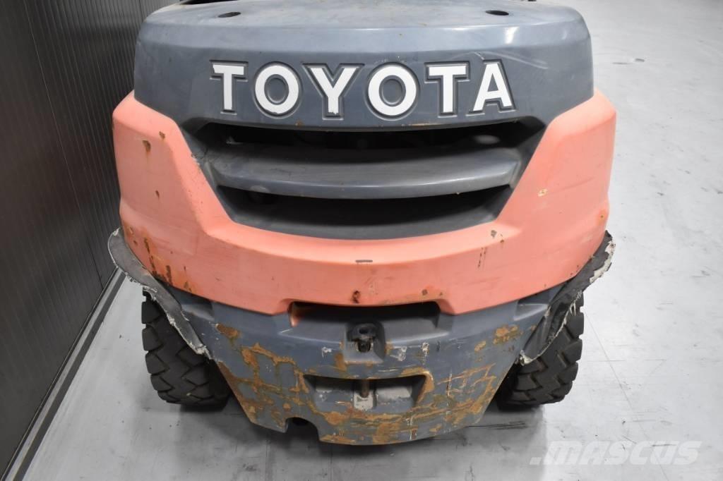 Toyota 40-8FD35N 柴油叉车