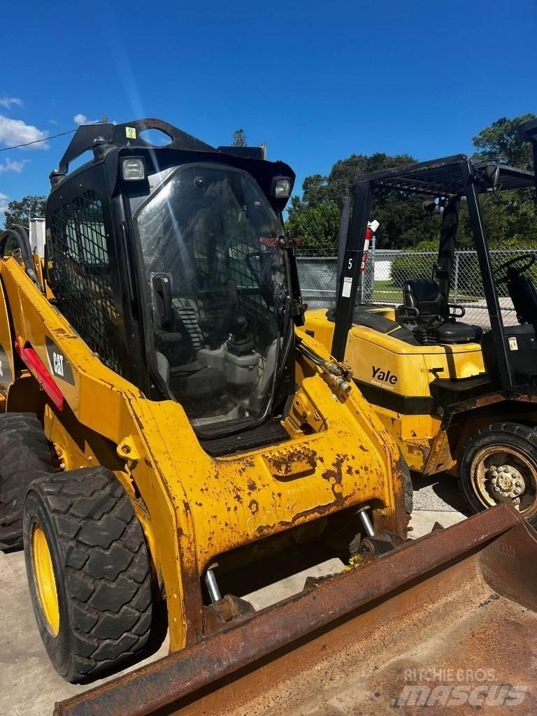 CAT 246C 滑移装载机