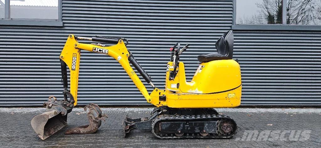 JCB 8008 CTS 小型挖掘机