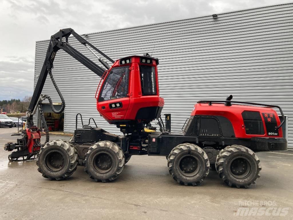 Komatsu 901 XC 收割机