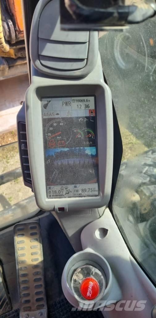 Hitachi ZX140W-5B 轮式挖掘机