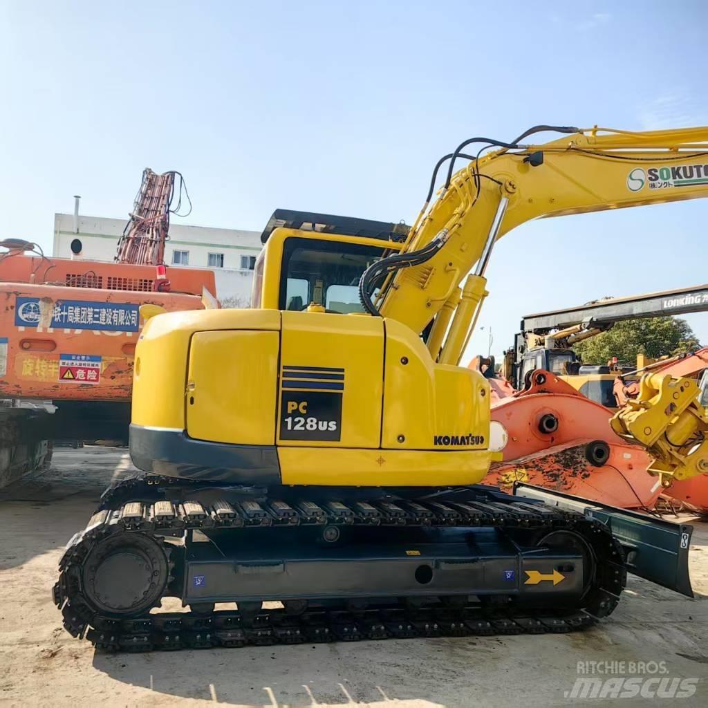 Komatsu PC 128 US 中型挖掘机