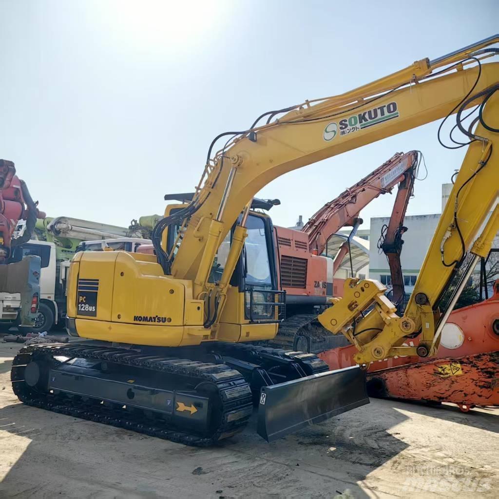 Komatsu PC 128 US 中型挖掘机