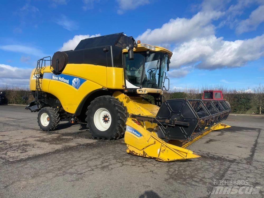New Holland CX 780 联合收割机