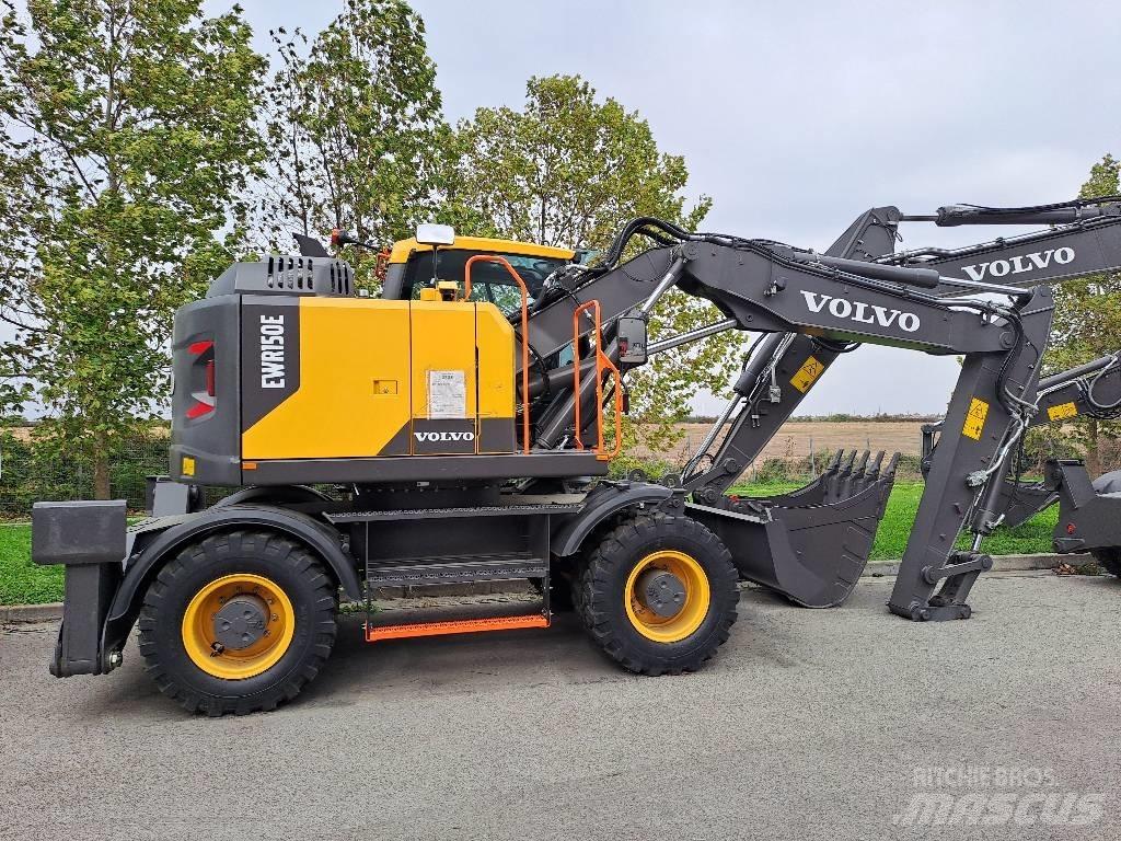 Volvo EWR150E 轮式挖掘机