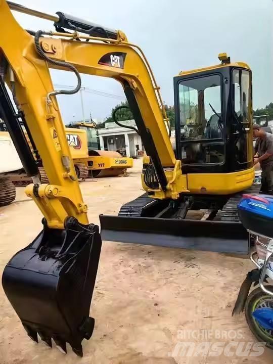 CAT 304 CR 小型挖掘机