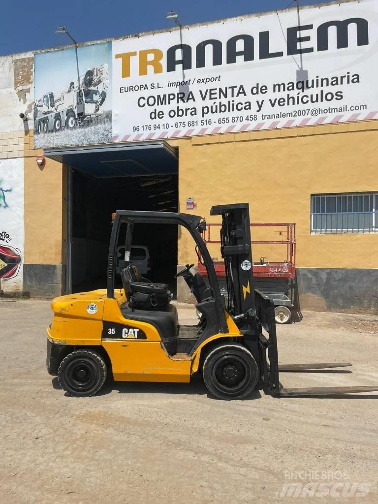 CAT 35 柴油叉车