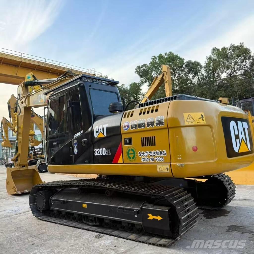 CAT 320D2 中型挖掘机