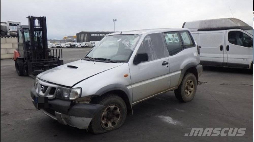Nissan Terrano II 汽车