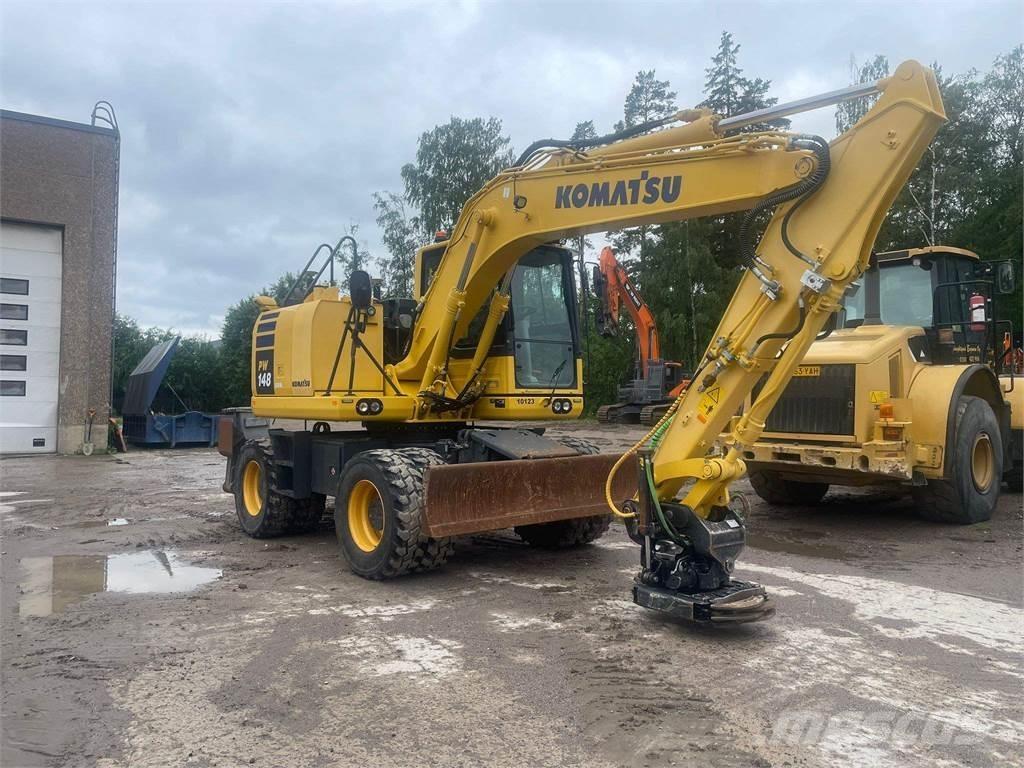 Komatsu PW148-10 轮式挖掘机