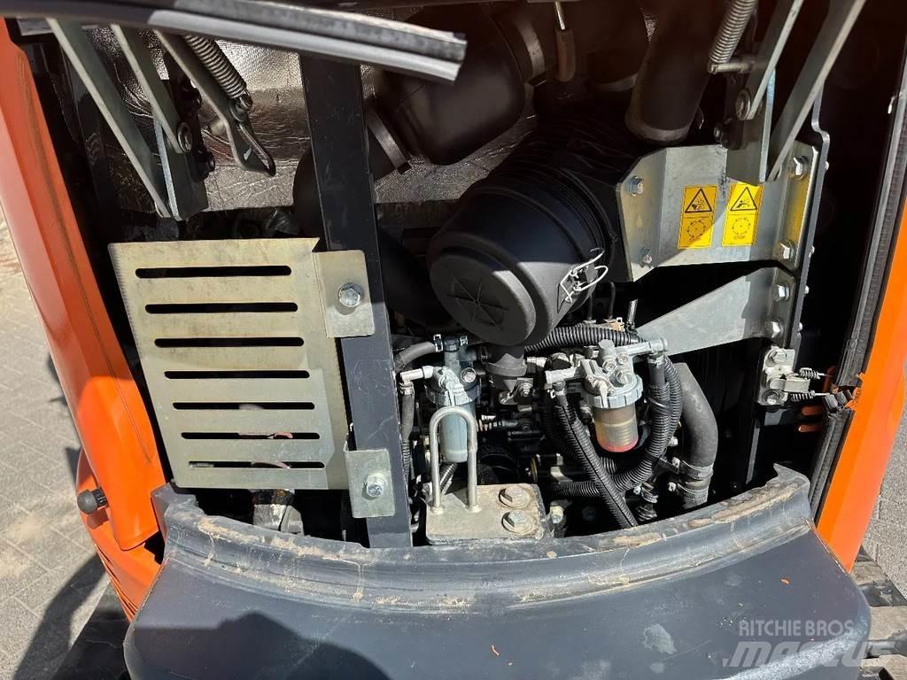 Hitachi ZX26U-6CR 小型挖掘机