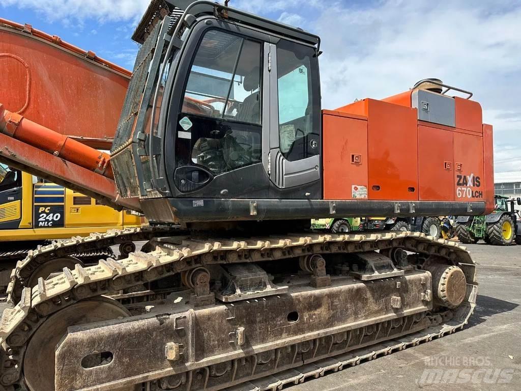 Hitachi ZX670CH-3 履带挖掘机